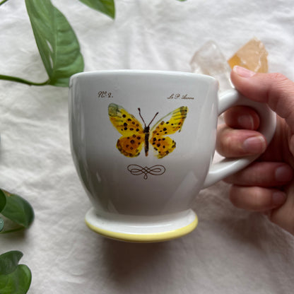 Vintage Butterfly Mug With Lid